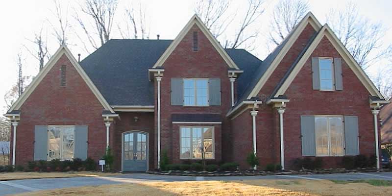 Front view of Southern home (ThePlanCollection: House Plan #170-1205)