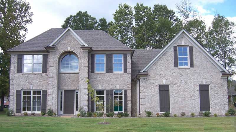 Front view of Southern home (ThePlanCollection: House Plan #170-1372)