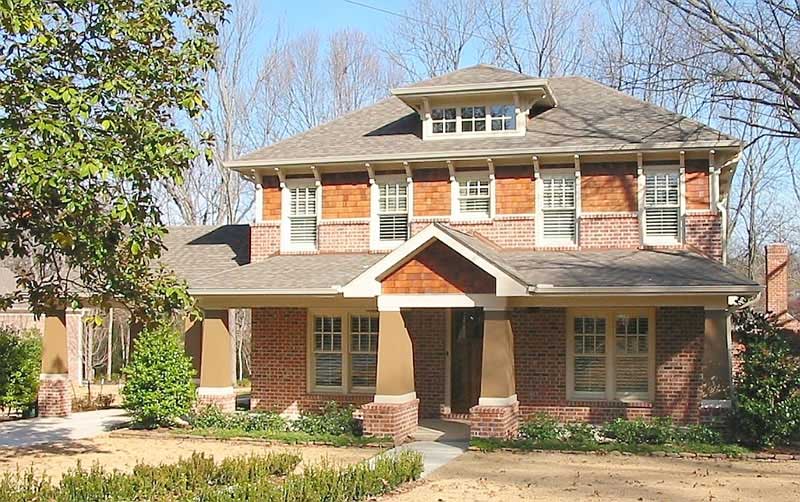 Front view of Southern home (ThePlanCollection: House Plan #170-1431)