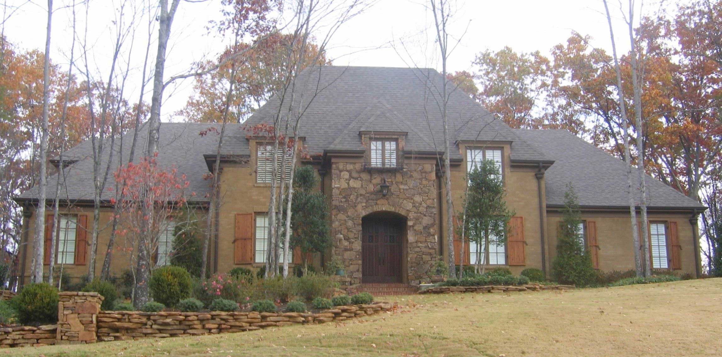 Front view of Country home (ThePlanCollection: House Plan #170-1580)