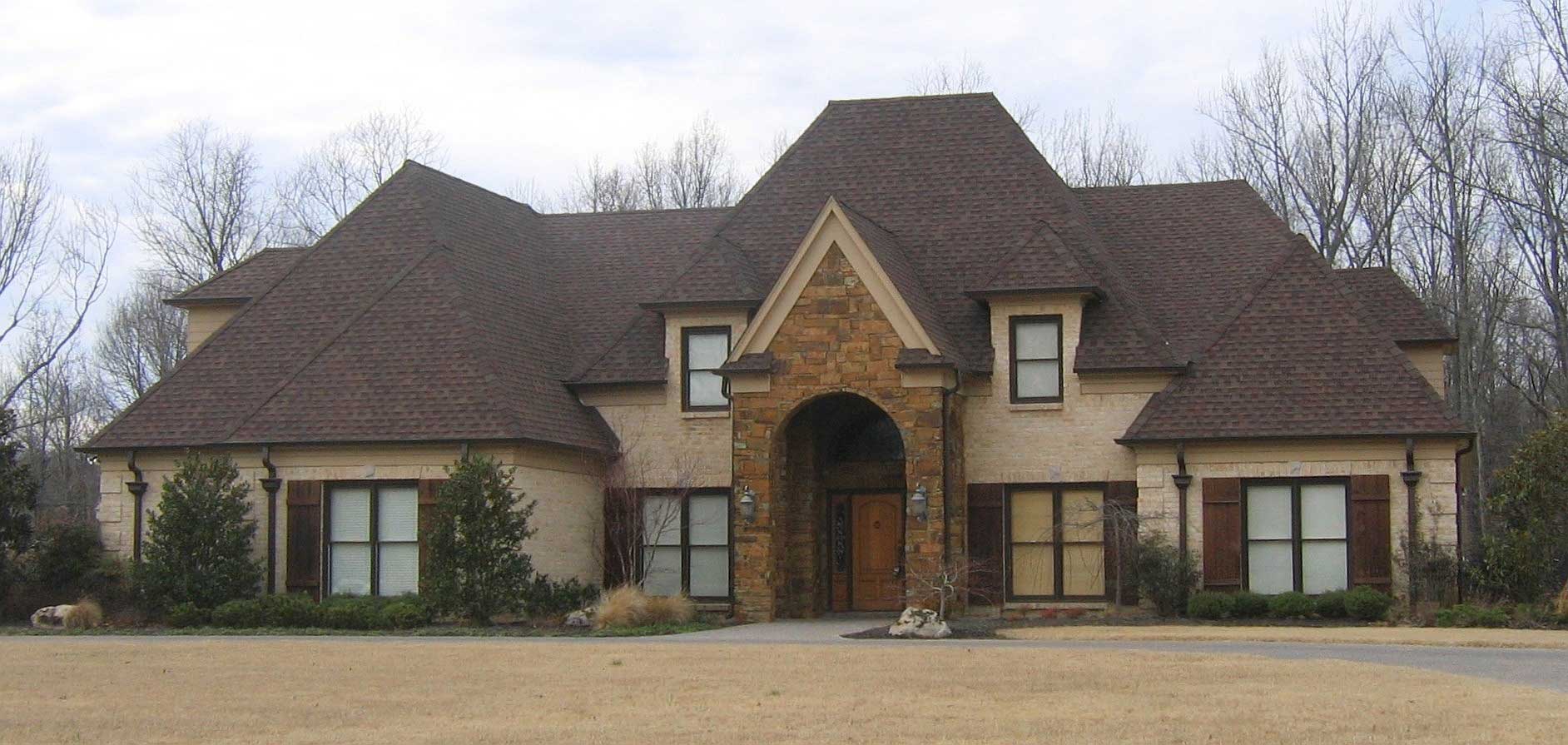 Front view of Luxury home (ThePlanCollection: House Plan #170-1581)