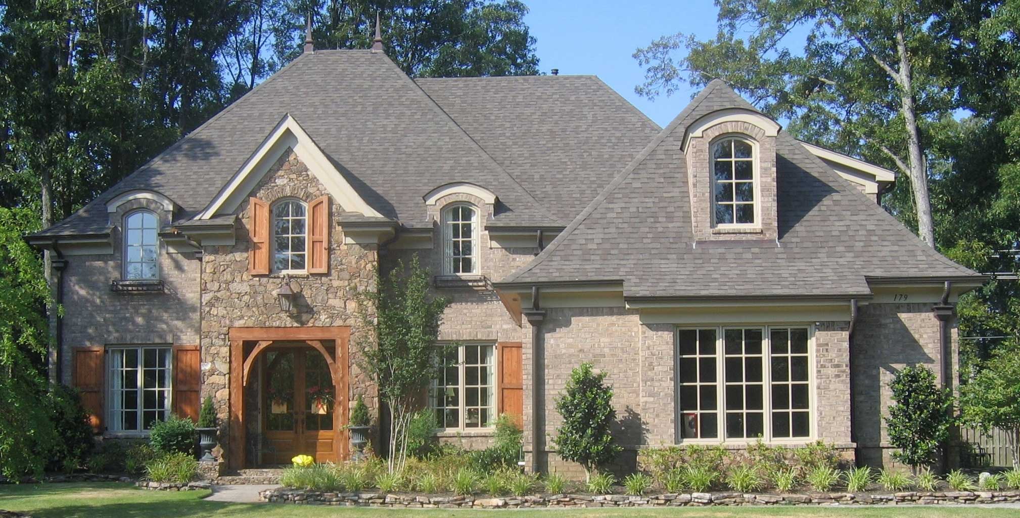 Front view of Country home (ThePlanCollection: House Plan #170-1740)