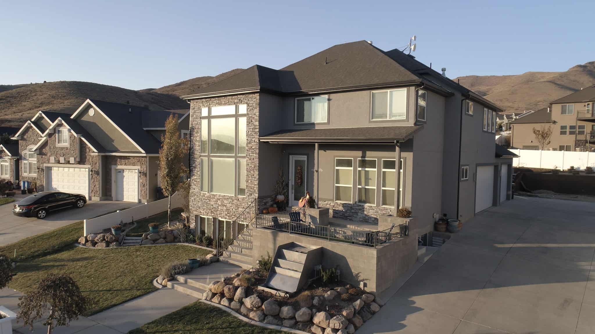 Front View of this 3-Bedroom,2664 Sq Ft Plan -187-1005