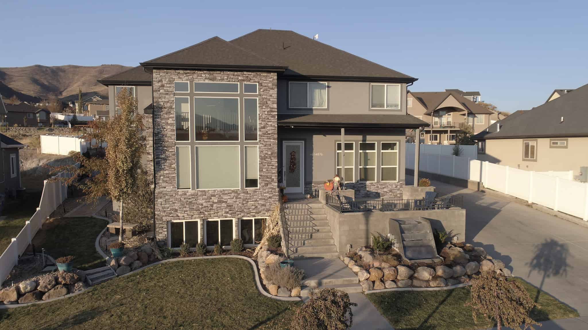 Front View of this 3-Bedroom,2664 Sq Ft Plan -187-1005