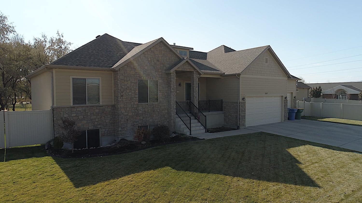 Left Side View of this 3-Bedroom,1555 Sq Ft Plan -187-1048
