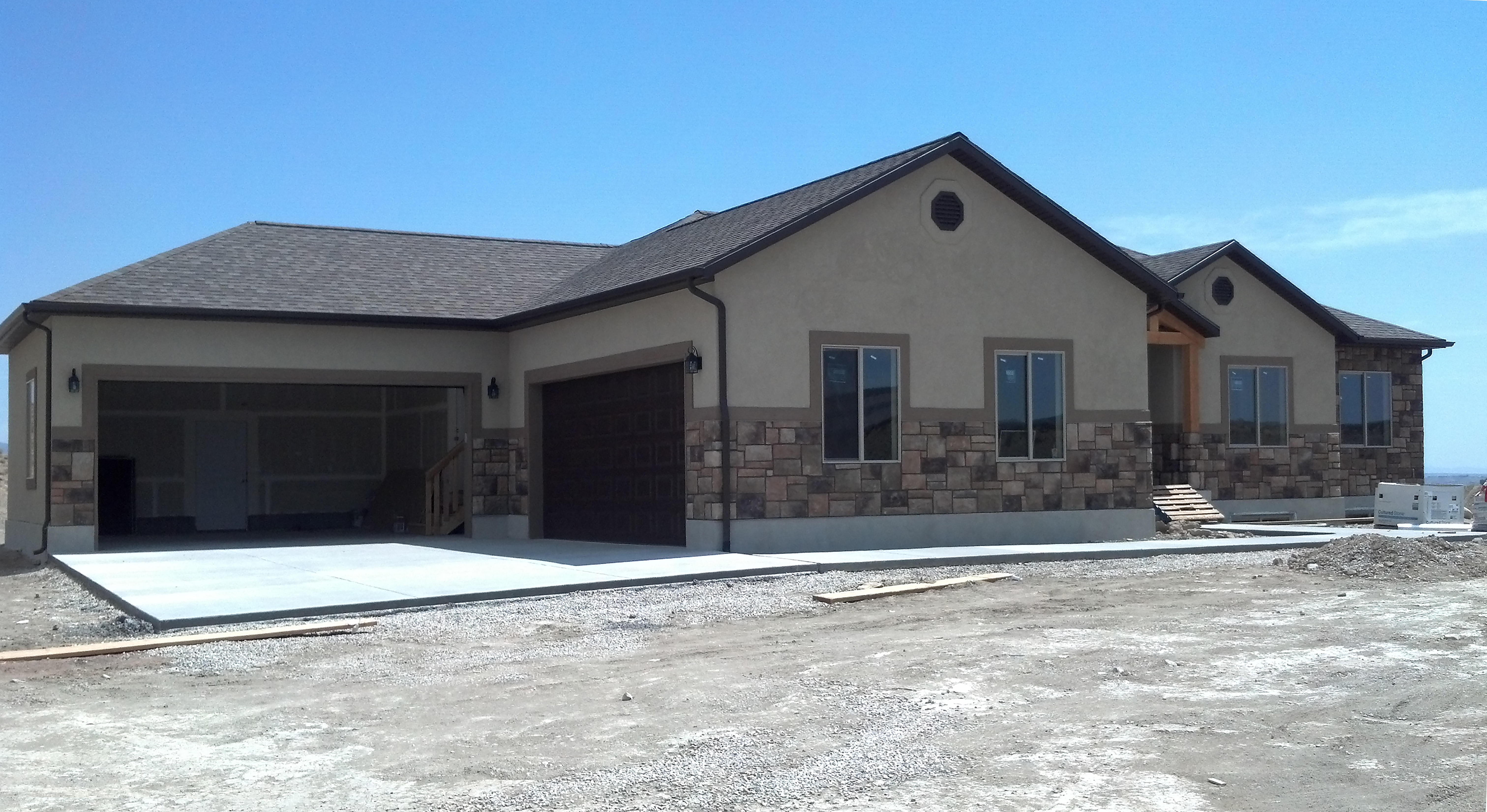 Front View of this 3-Bedroom, 1595 Sq Ft Plan - 187-1069