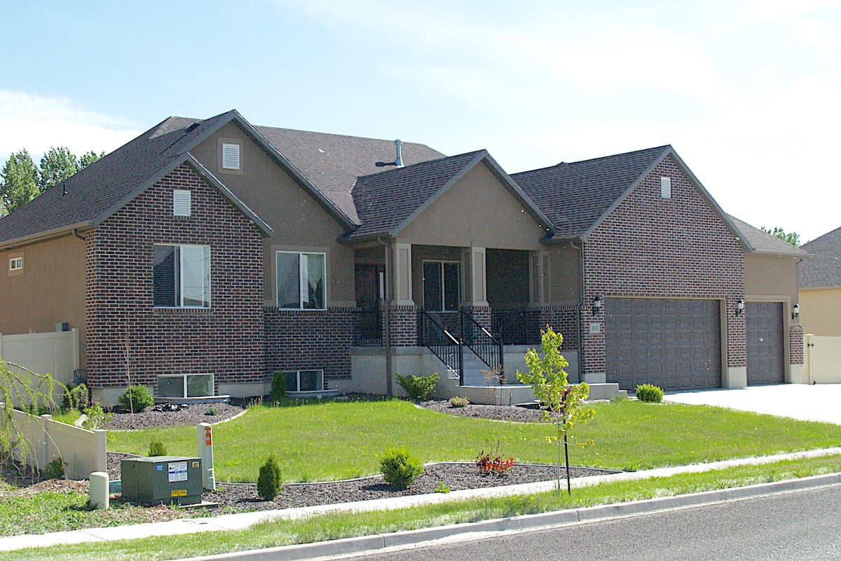 Left Side View of this 3-Bedroom,2085 Sq Ft Plan -187-1072