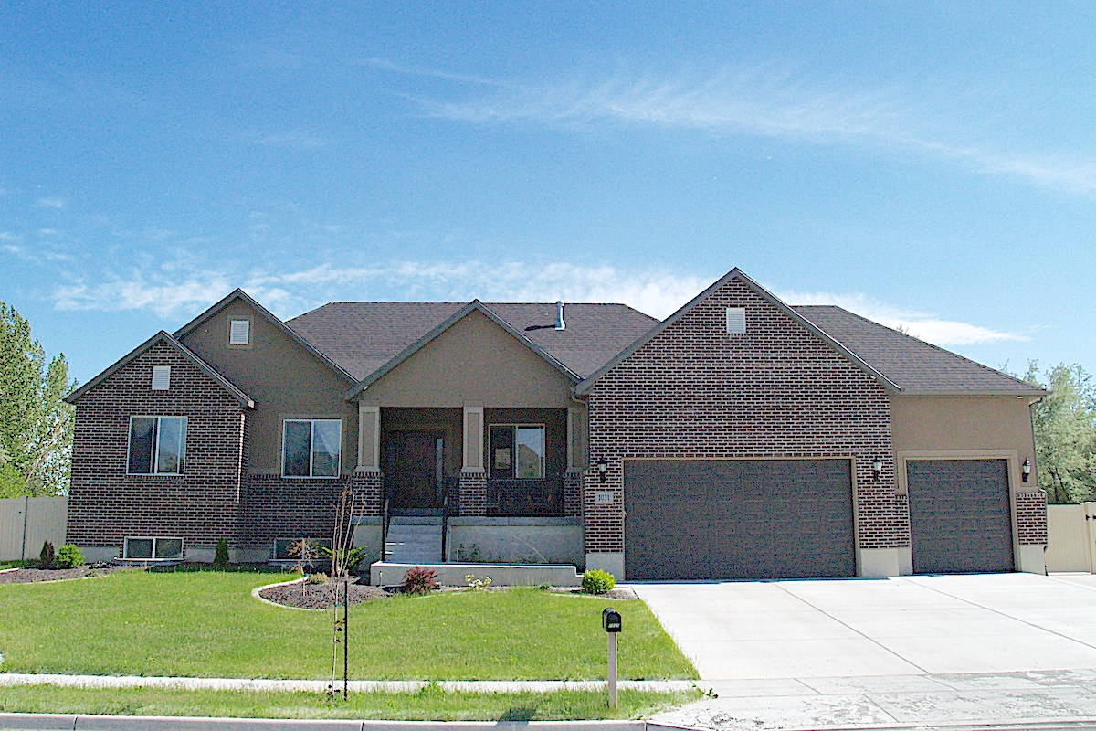 The Plan Collection: Traditional House - Plan #187-1072