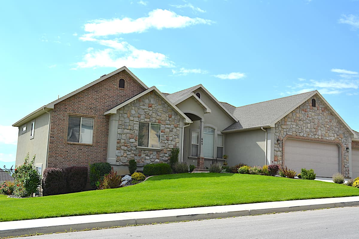 Left Side View of this 3-Bedroom,2199 Sq Ft Plan -187-1075