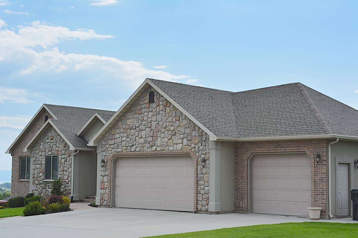 Garage of this 3-Bedroom,2199 Sq Ft Plan -187-1075