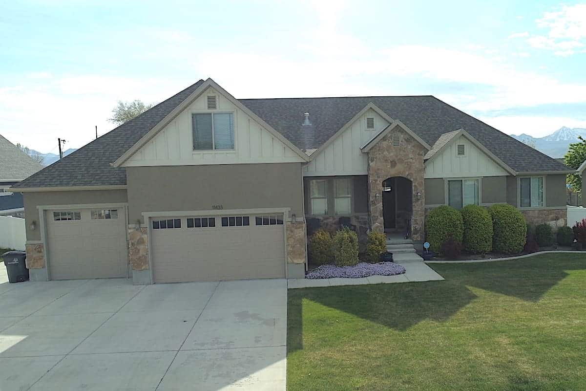 Front View of this 3-Bedroom,1992 Sq Ft Plan -187-1124