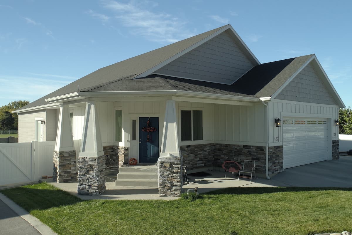 Front View of this 6-Bedroom,1801 Sq Ft Plan -187-1147
