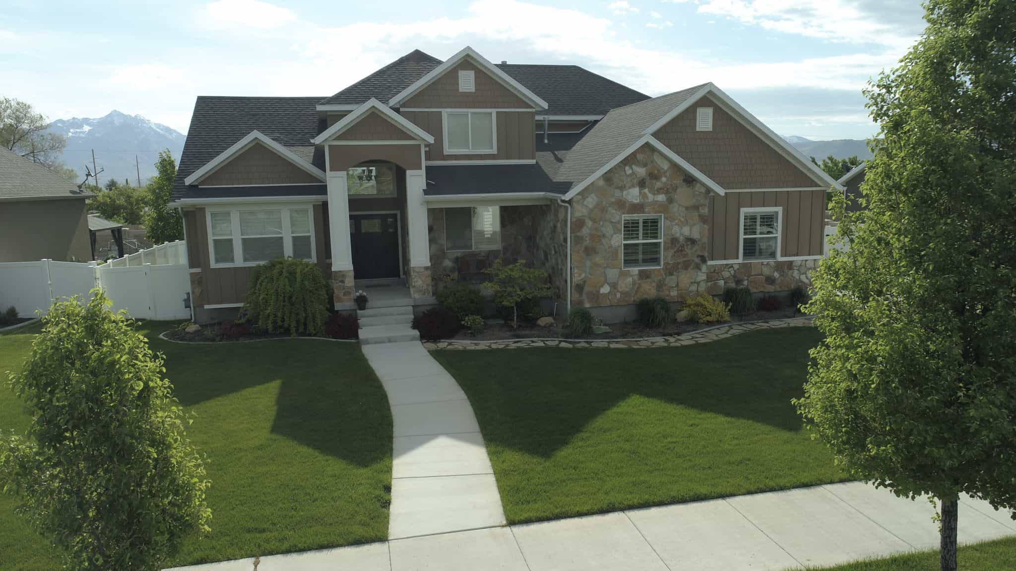 Front View of this 4-Bedroom,2504 Sq Ft Plan -187-1211