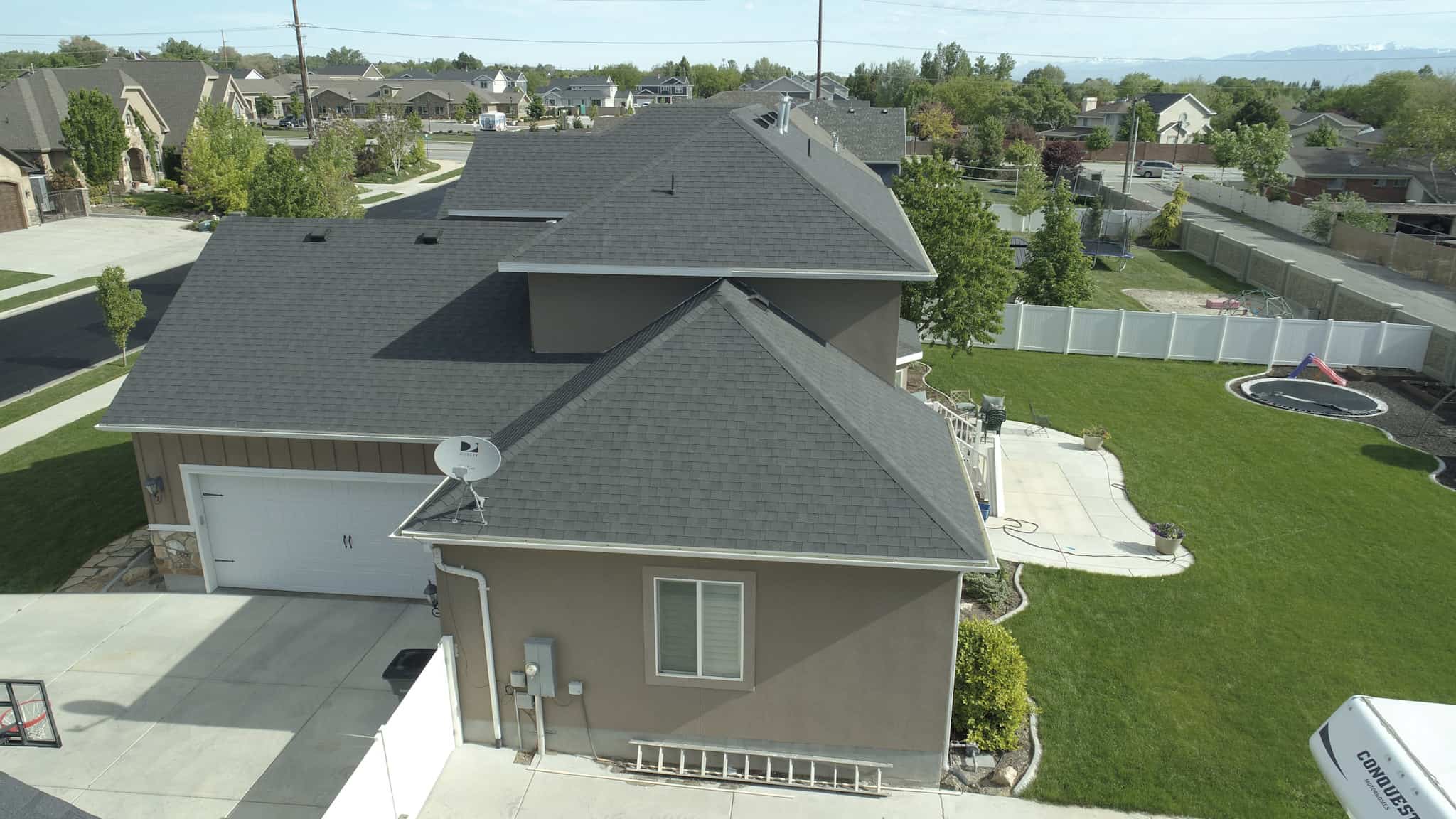 Right Side View of this 4-Bedroom,2504 Sq Ft Plan -187-1211