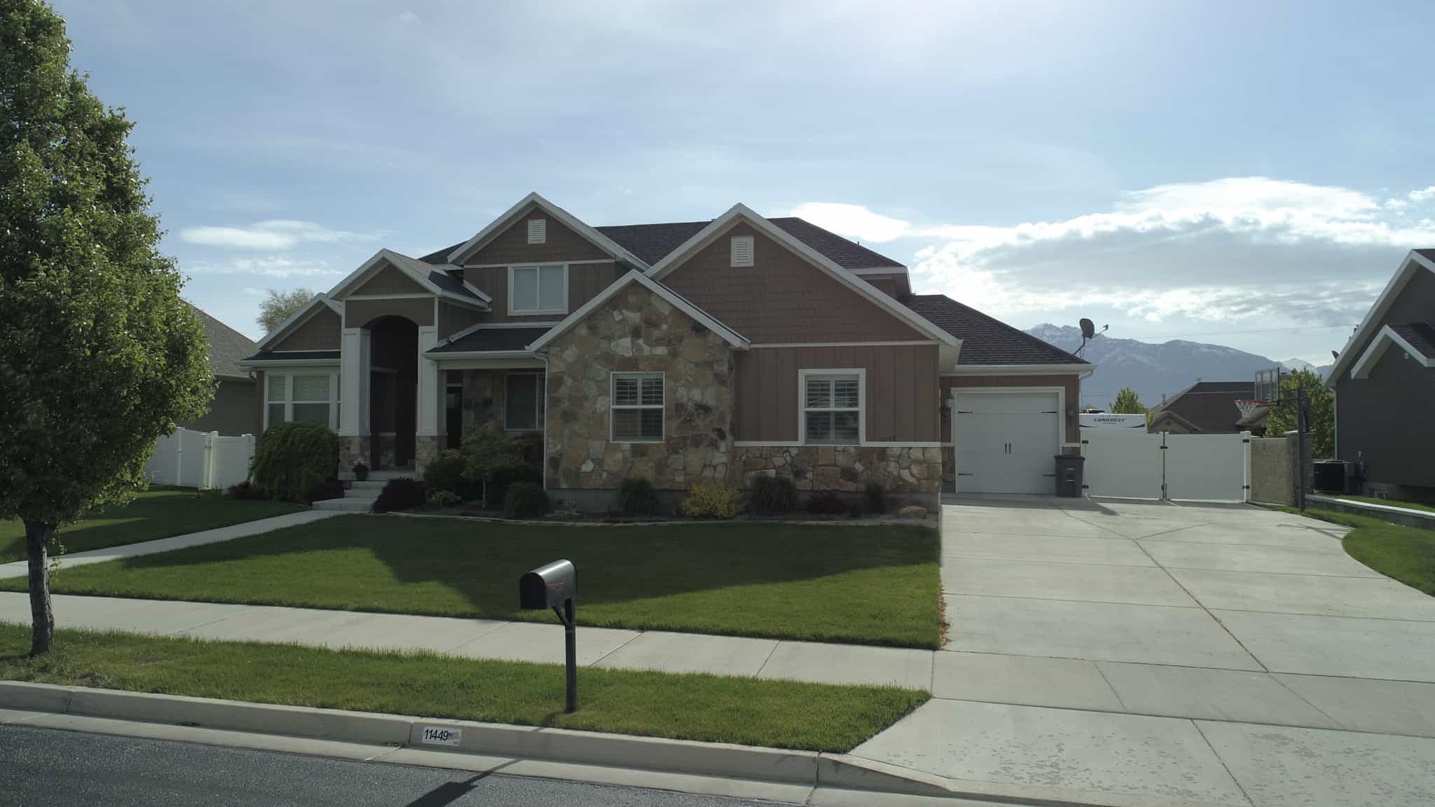 Front View of this 4-Bedroom,2504 Sq Ft Plan -187-1211