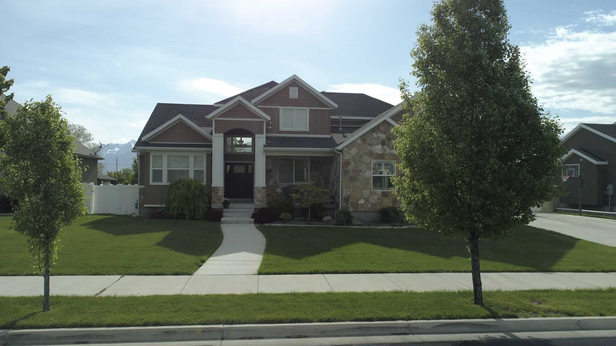 Front View of this 4-Bedroom,2504 Sq Ft Plan -187-1211
