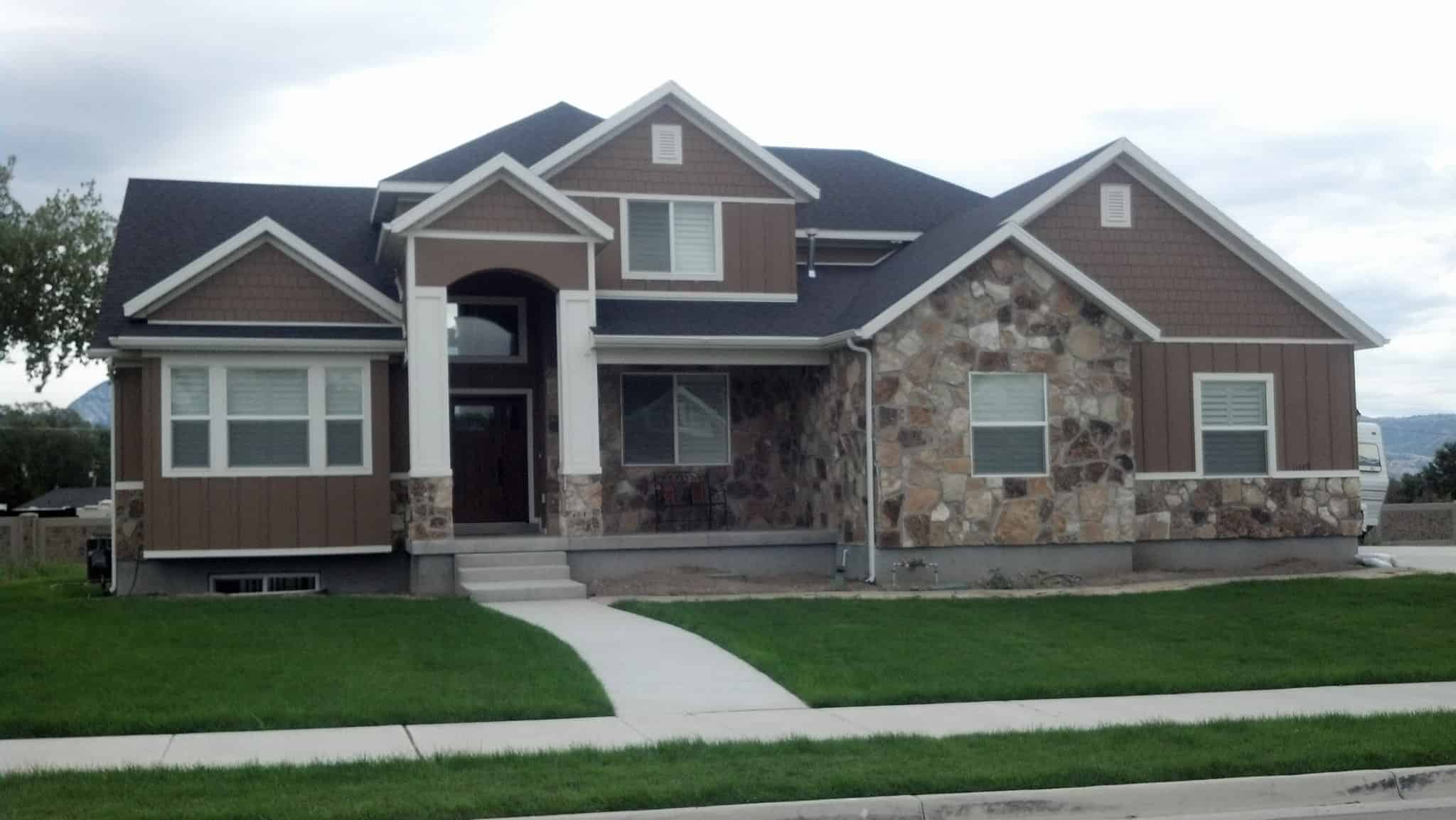 Front View of this 4-Bedroom,2504 Sq Ft Plan -187-1211