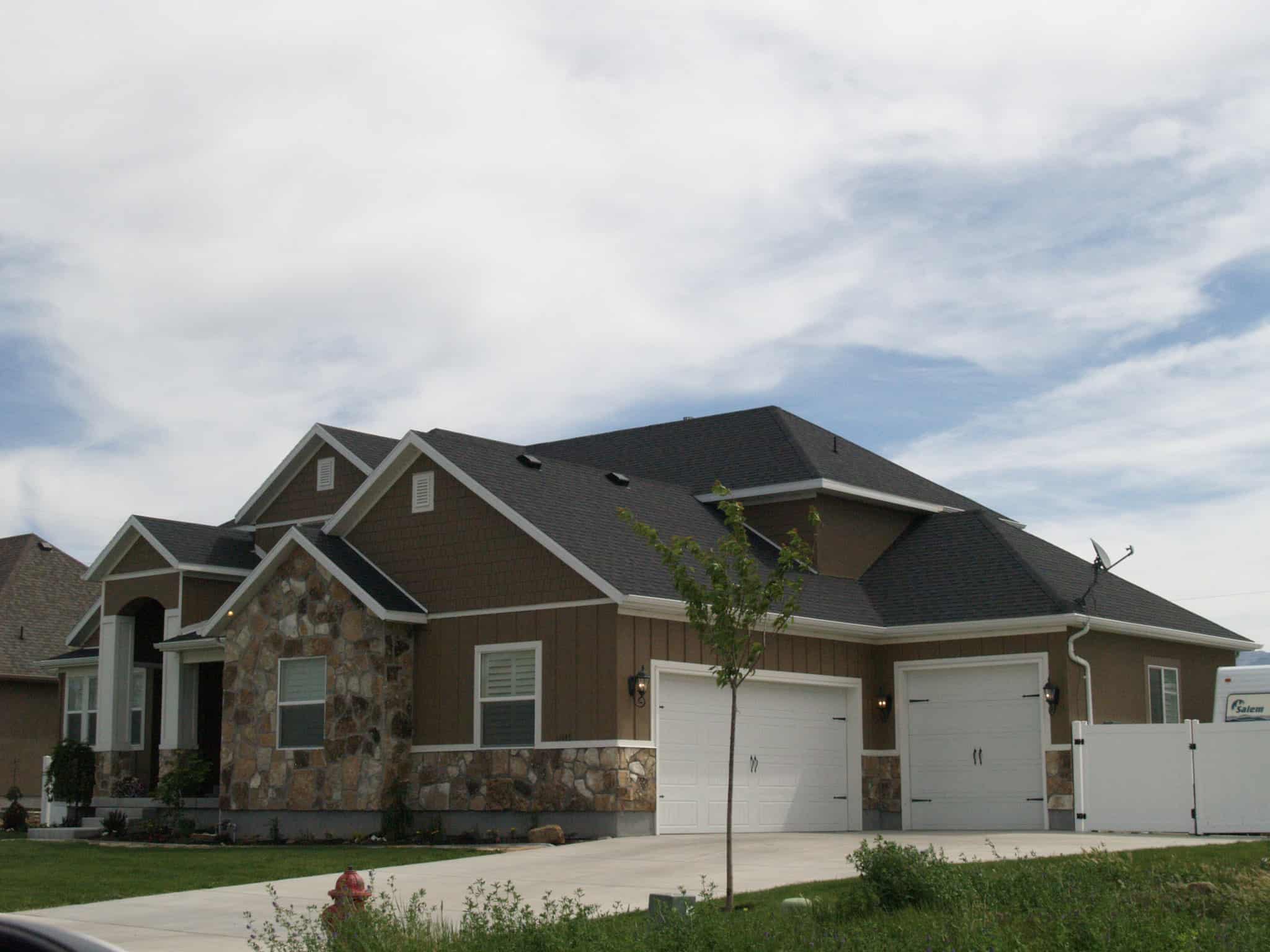 Right Side View of this 4-Bedroom,2504 Sq Ft Plan -187-1211