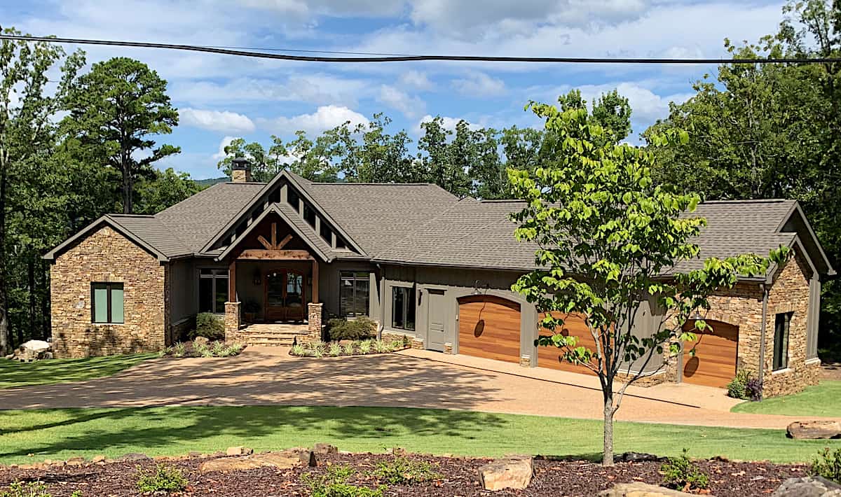 Right Side View of this 4-Bedroom, 5054 Sq Ft Plan - 193-1022