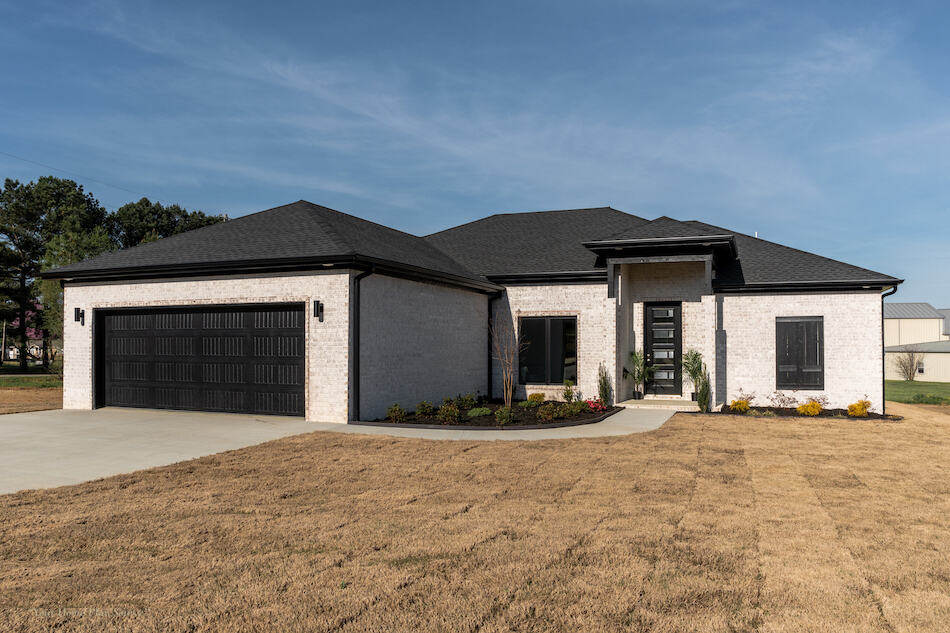 Contemporary home (ThePlanCollection: Plan #193-1100)
