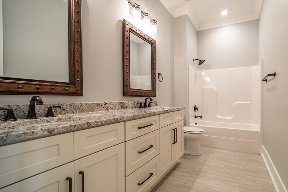 Bathroom of this 4-Bedroom,2503 Sq Ft Plan -193-1122