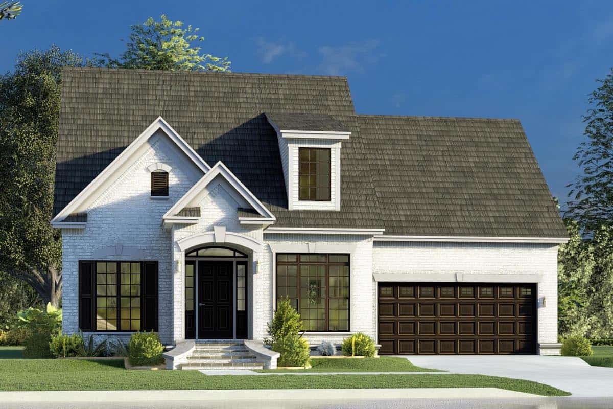 Front elevation of Colonial home (ThePlanCollection: House Plan #193-1199)