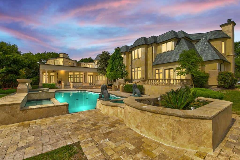 Home at Night of this 9-Bedroom,14727 Sq Ft Plan -195-1127