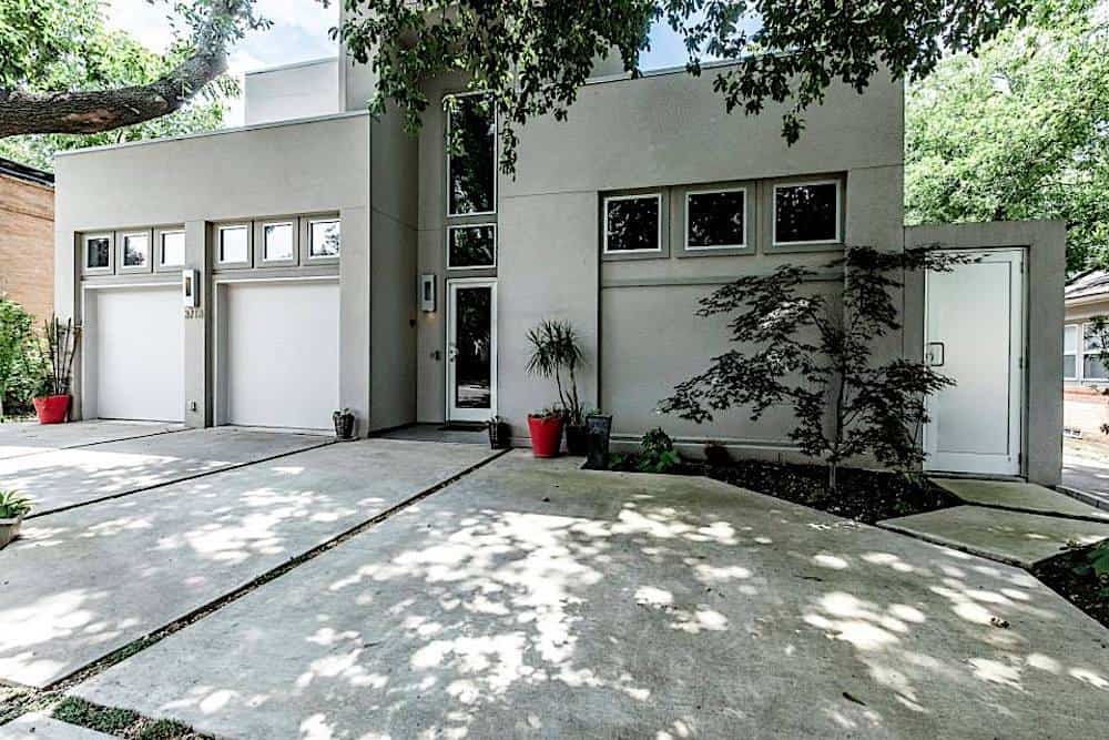 Modern home (ThePlanCollection: Plan #195-1249)