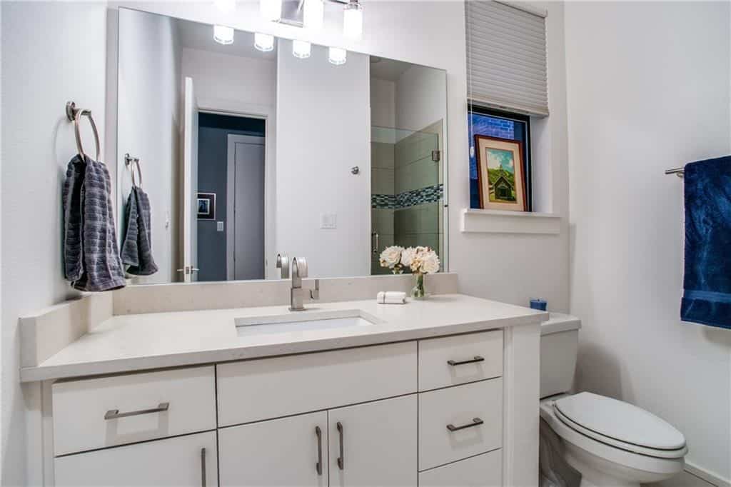 Bathroom of this 3-Bedroom,3940 Sq Ft Plan -195-1252