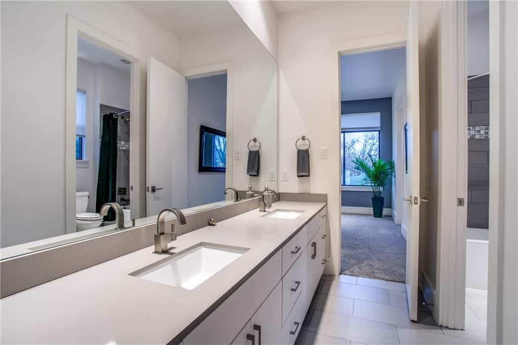 Bathroom of this 3-Bedroom,3940 Sq Ft Plan -195-1252