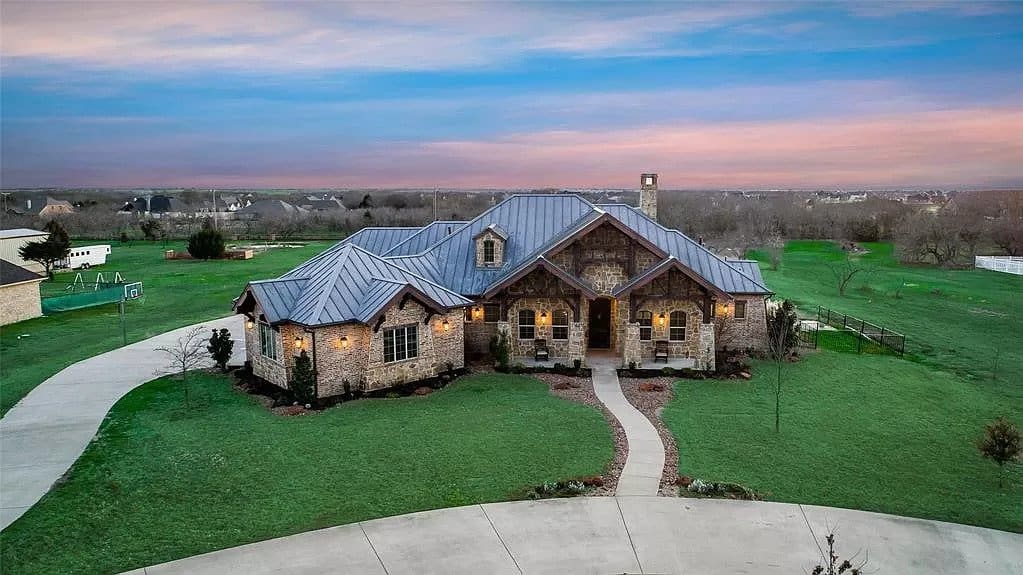 Front View of this 4-Bedroom,3065 Sq Ft Plan -195-1265