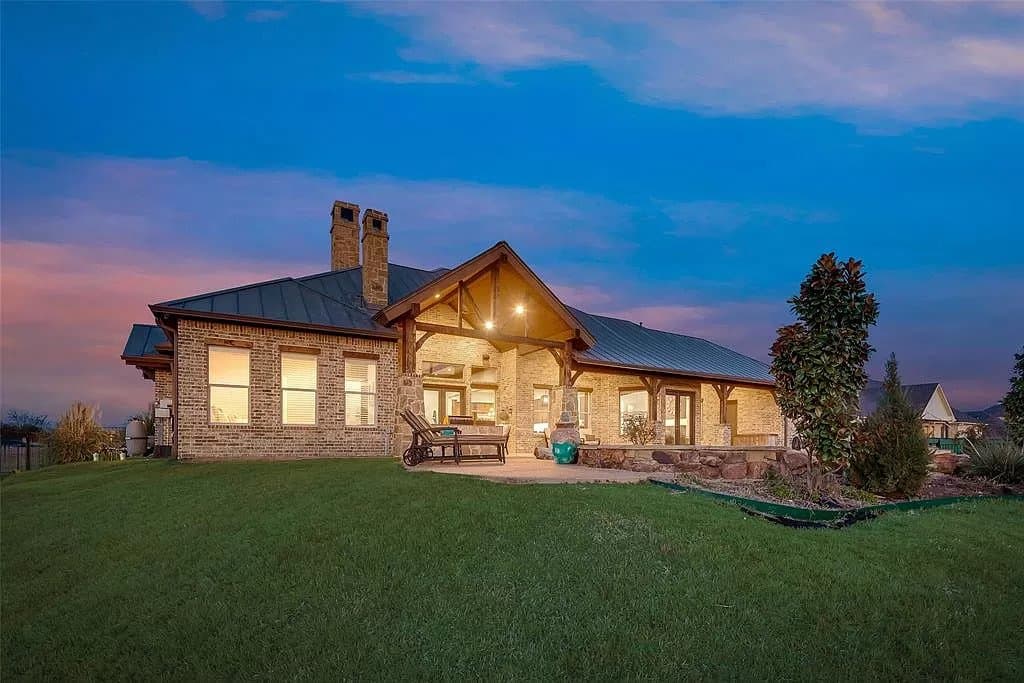 Rear View of this 4-Bedroom,3065 Sq Ft Plan -195-1265