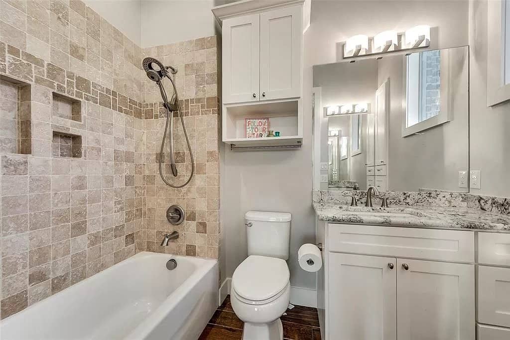 Bathroom of this 4-Bedroom,3065 Sq Ft Plan -195-1265