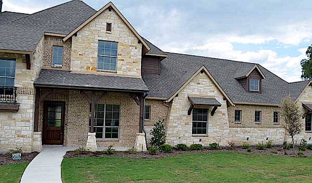 Front View of this 4-Bedroom,3164 Sq Ft Plan -195-1284