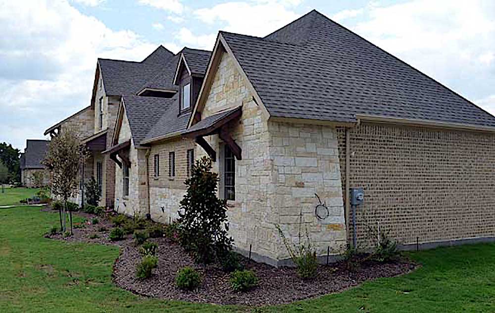 Right Side View of this 4-Bedroom,3164 Sq Ft Plan -195-1284