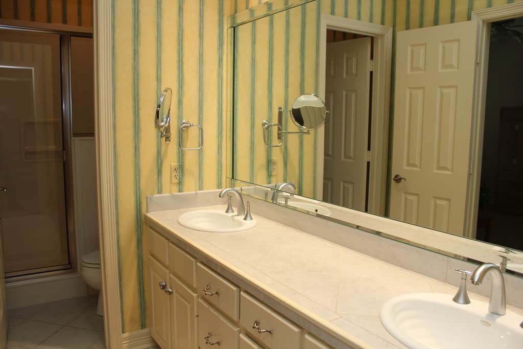 Bathroom of this 3-Bedroom,3024 Sq Ft Plan -195-1285