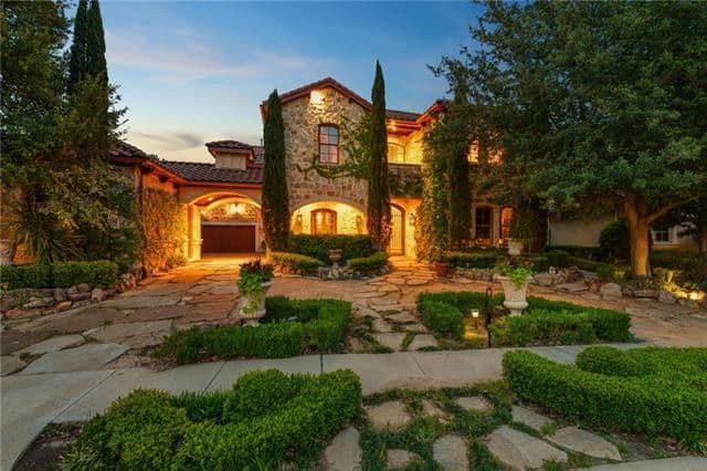 Home at Night of this 4-Bedroom,6093 Sq Ft Plan -195-1339