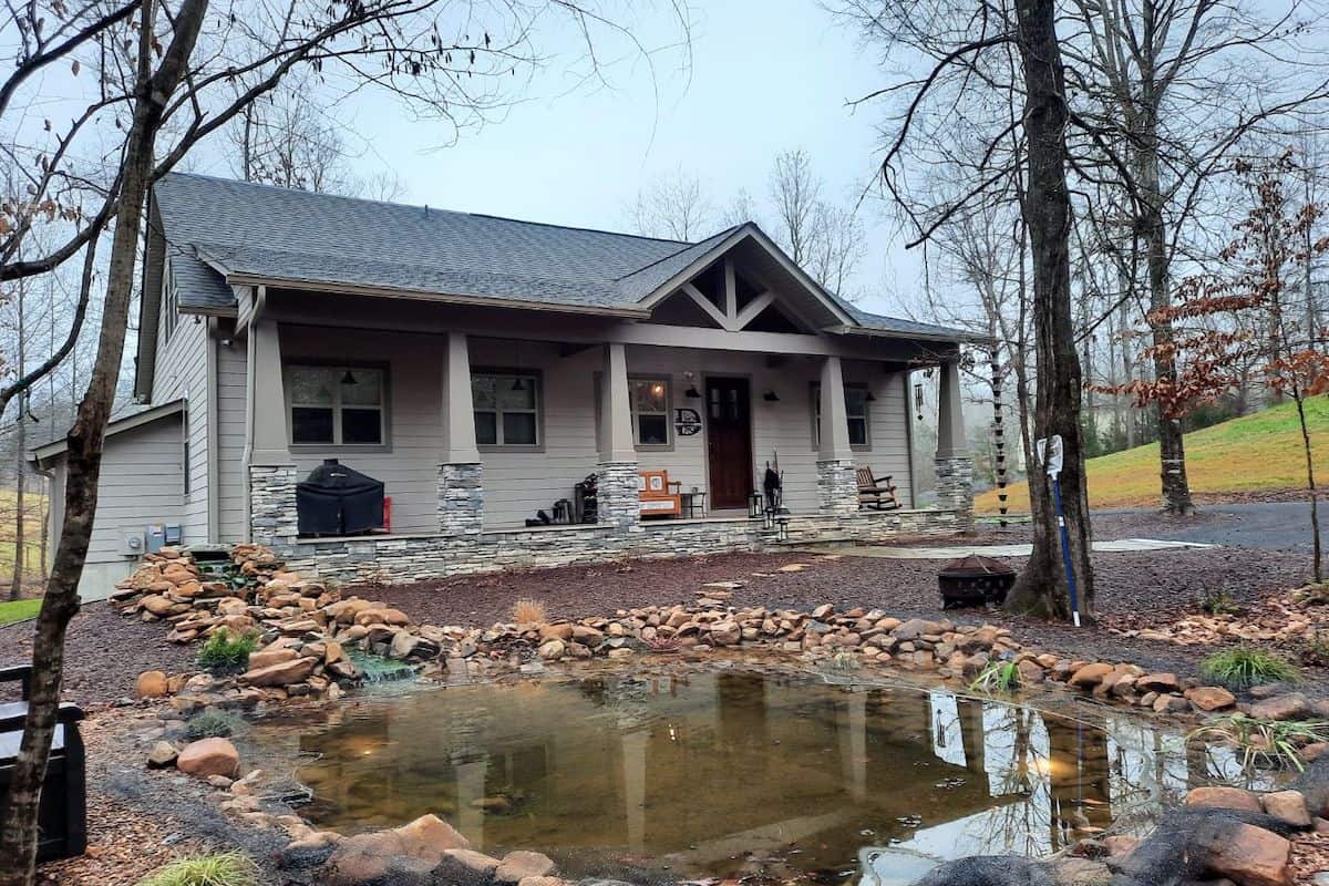 Right Side View of this 2-Bedroom,2033 Sq Ft Plan -196-1013