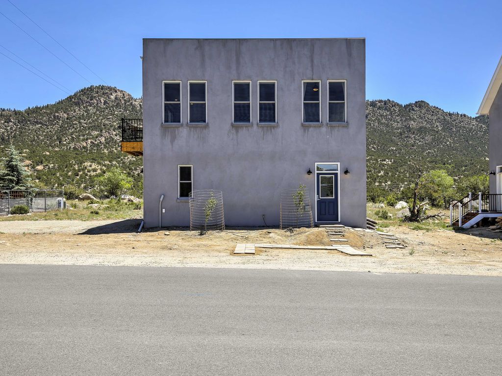 Front Door of this 2-Bedroom,820 Sq Ft Plan -820