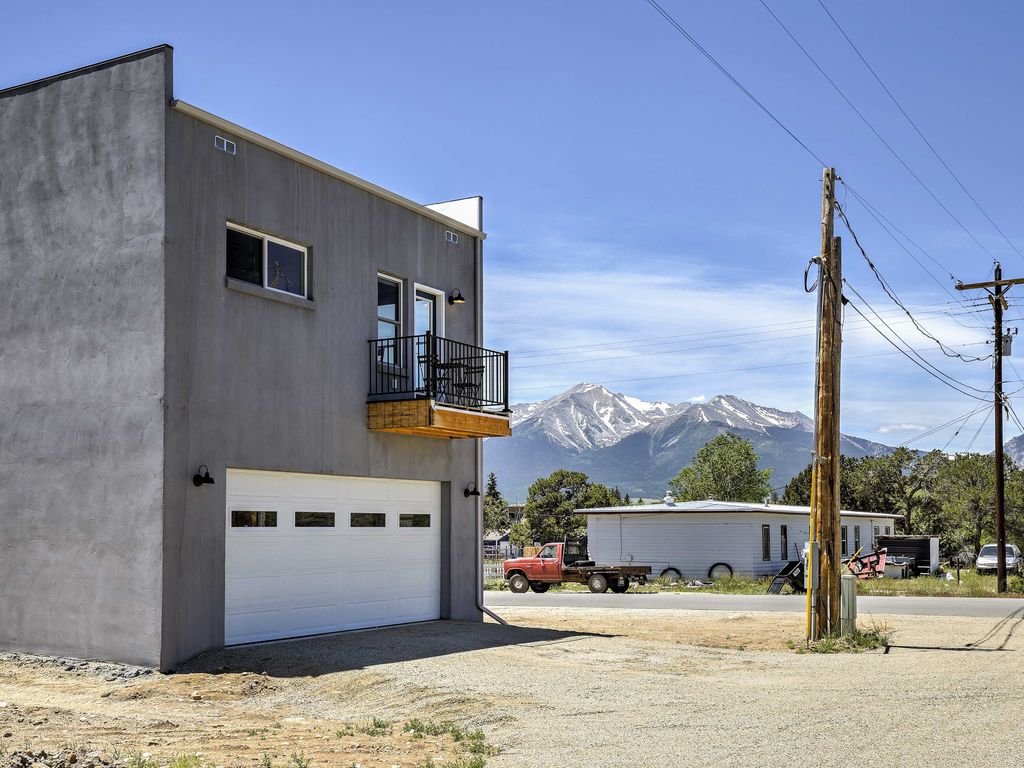 Left Side View of this 2-Bedroom,820 Sq Ft Plan -820