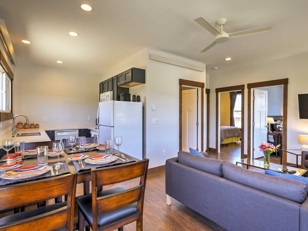 Great Room of this 2-Bedroom,820 Sq Ft Plan -820