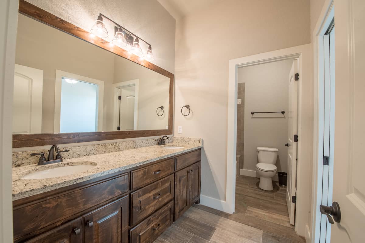Bathroom of this 3-Bedroom,2709 Sq Ft Plan -196-1287