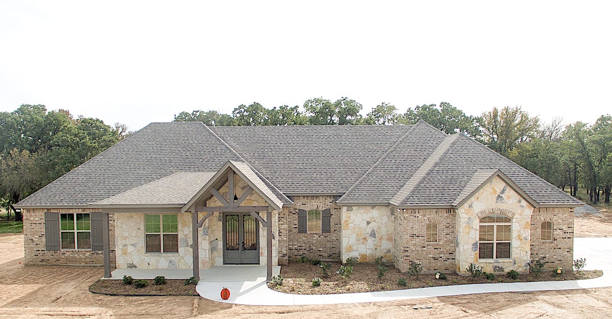 Front View of this 3-Bedroom,2709 Sq Ft Plan -196-1287