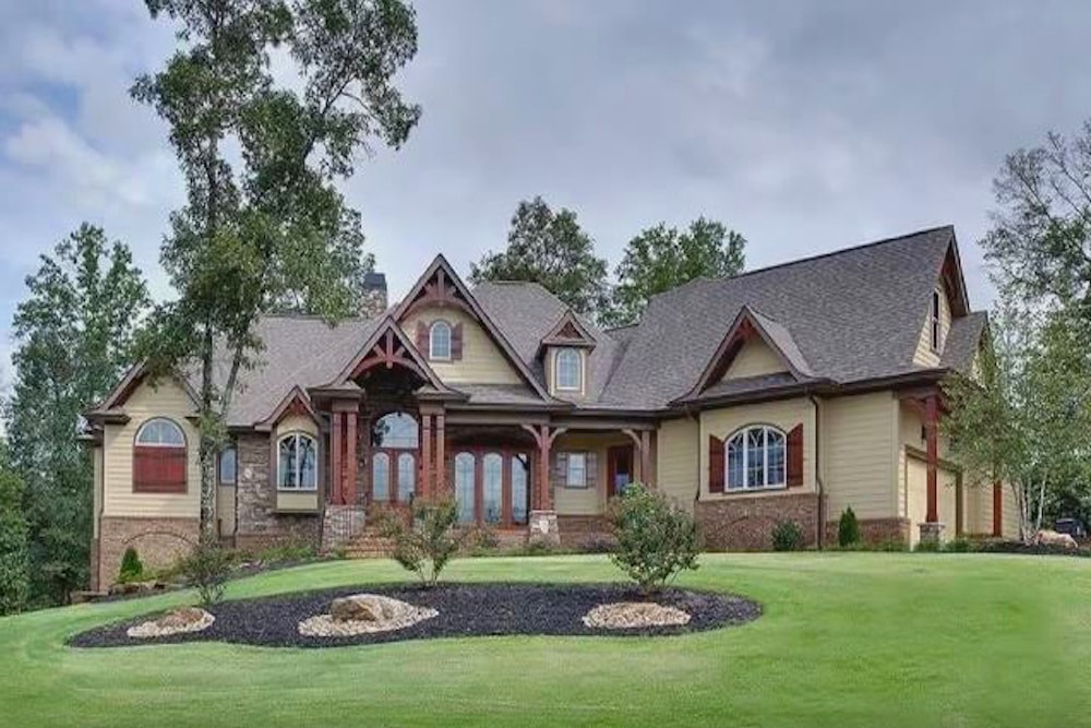 Front elevation of Cottage home (ThePlanCollection: House Plan #198-1035)