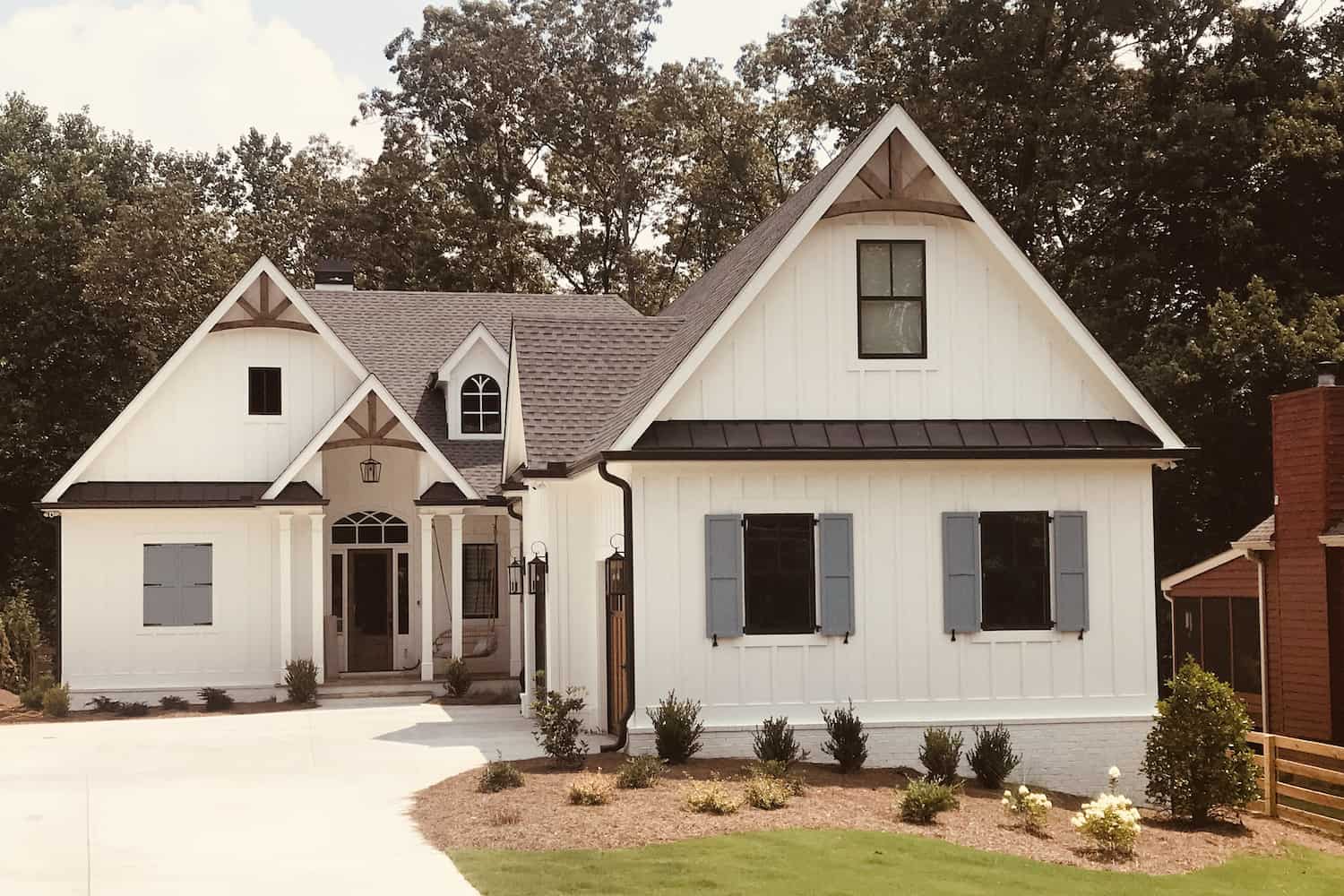 Modern Farmhouse home (ThePlanCollection: House Plan #198-1053)