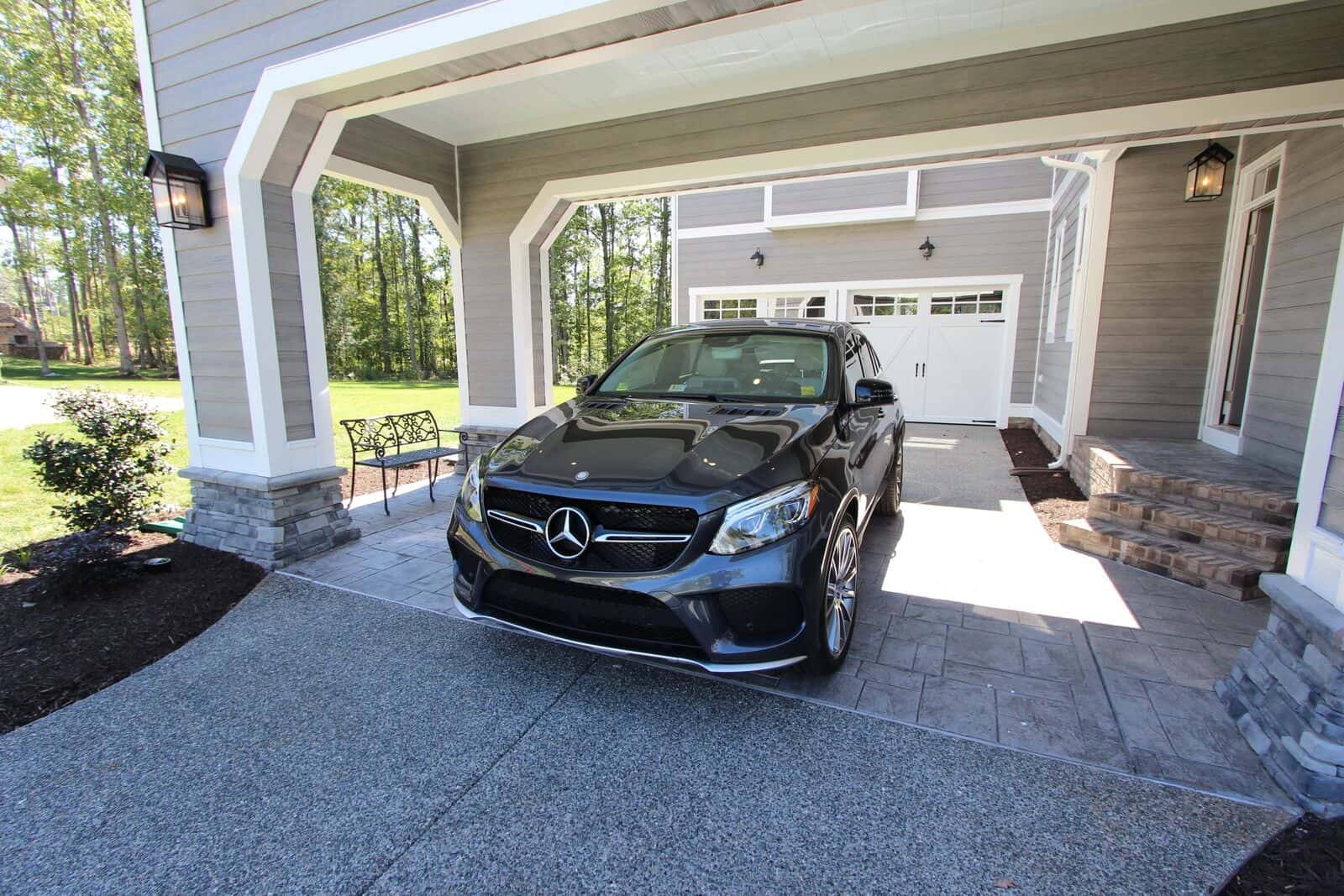 Garage of this 5-Bedroom,3970 Sq Ft Plan -198-1060