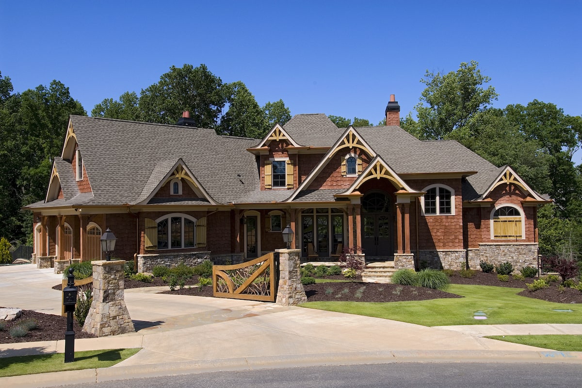 Front elevation of Cottage home (ThePlanCollection: House Plan #198-1066)