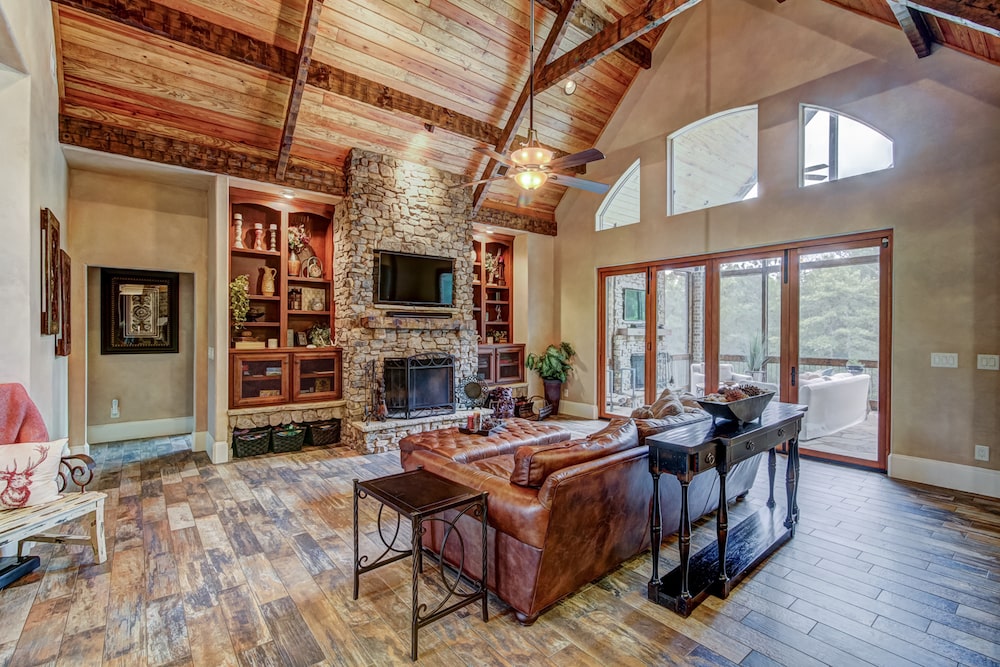 Home Interior Photograph of this 5-Bedroom,4971 Sq Ft Plan -4971