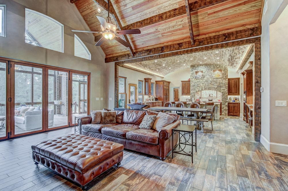 Home Interior Photograph of this 5-Bedroom,4971 Sq Ft Plan -4971