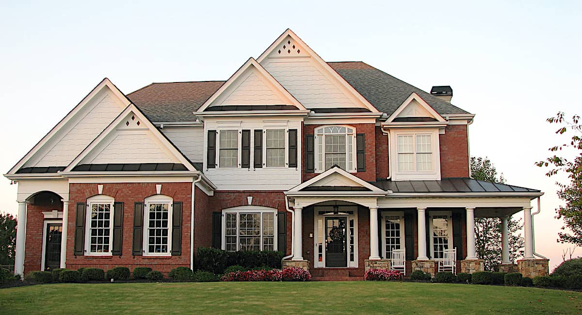 Traditional home (ThePlanCollection: Plan #198-1135)